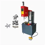 Strhující stroj pro podšívku brzdového